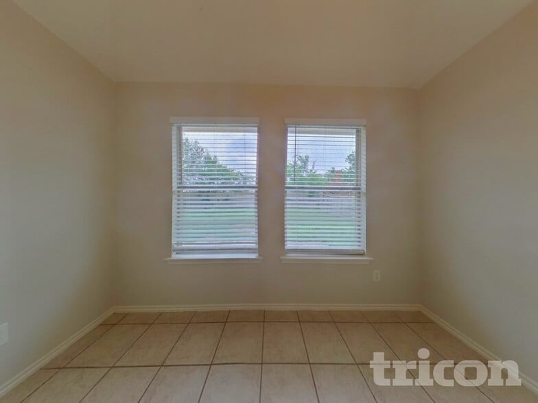 Building Photo - 1630 Emily Ln
