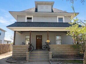 Building Photo - 4 Bedroom, 2 Bathroom Home With Views of Downtown & Fenced In Yard