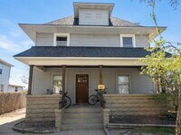 Building Photo - 4 Bedroom, 2 Bathroom Home With Views of Downtown & Fenced In Yard