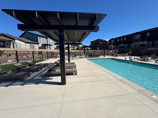 Building Photo - Coral Canyon 4-Bedroom End-Unit Townhome! Brand New!!