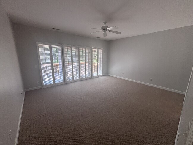 Building Photo - 90 Pine Vista Dr