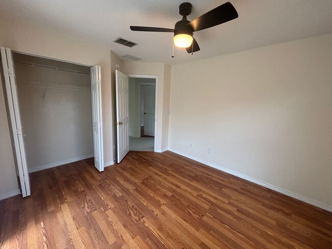 Building Photo - 3/3 Newly renovated on 3+ acres