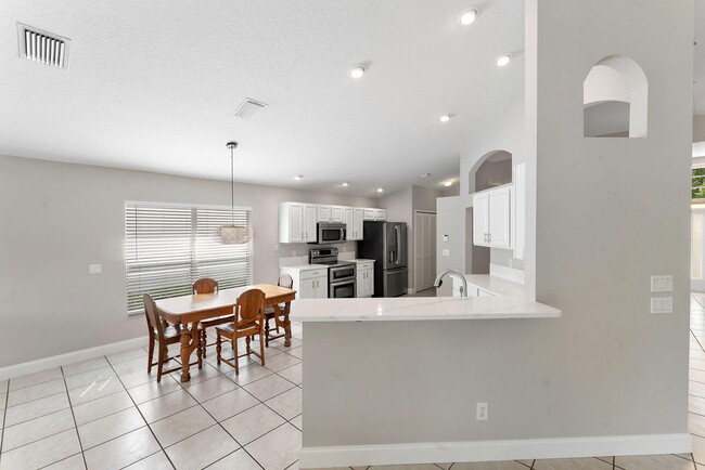 Building Photo - 981 Delray Lakes Dr