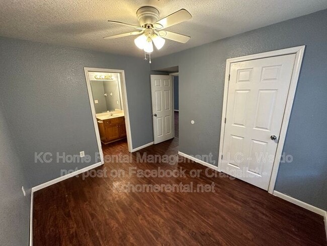 Building Photo - 1006 W Royle St