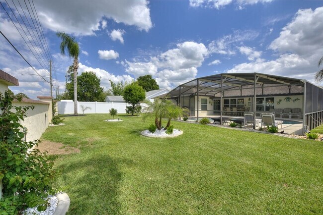 Building Photo - 7725 Indian Ridge Trail N
