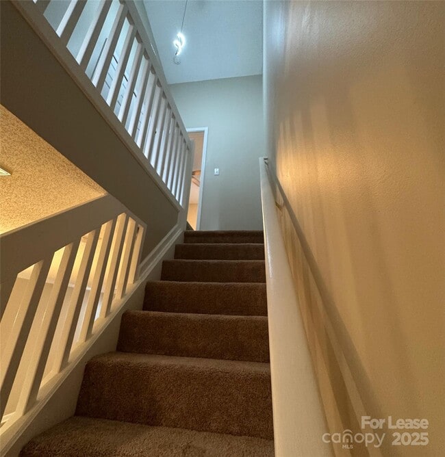Building Photo - 10165 Forest Landing Dr