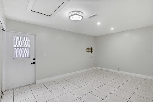 Building Photo - 1527 Brookebridge Dr