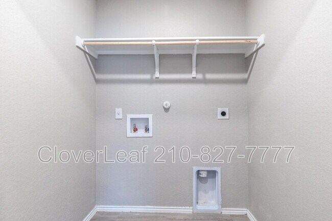 Building Photo - 3650 Millbrook Wy