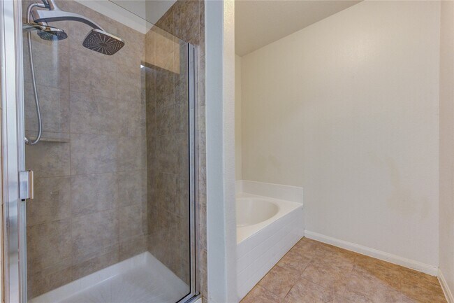 Building Photo - 22534 Cloverland Field Dr
