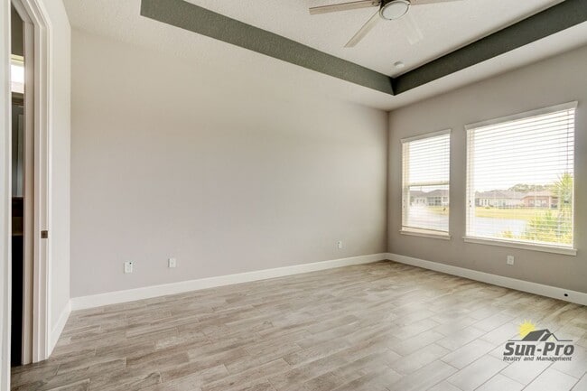 Building Photo - 6263 W Fallsgrove Ln
