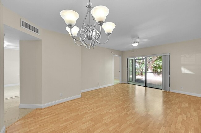 Building Photo - 2518 NW 89th Dr