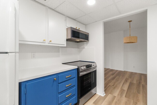 Building Photo - 950 Ponce De Leon Rd