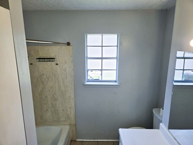 Building Photo - 5270 Wildwood Dr