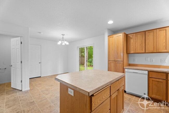 Building Photo - Inviting 3 Bedroom Washougal Home with Lar...