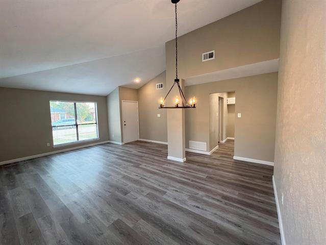 Building Photo - 1741 Clarendon Dr