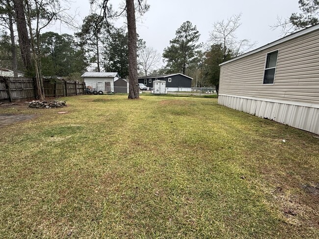 Building Photo - 200 Royalwood St