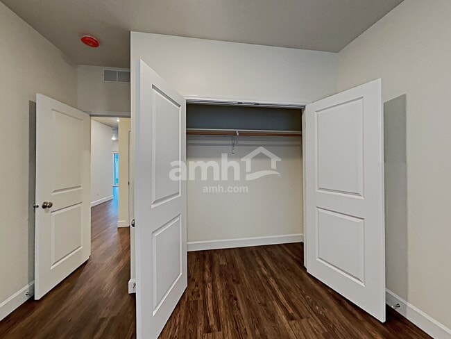 Building Photo - 9429 W Chino St