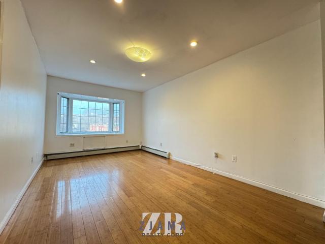 Building Photo - 3 bedroom in Brooklyn NY 11225