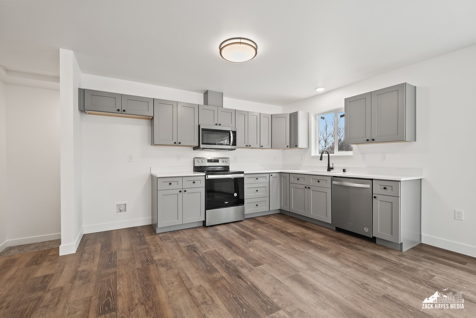 Kitchen - 1493 W 40th Ave