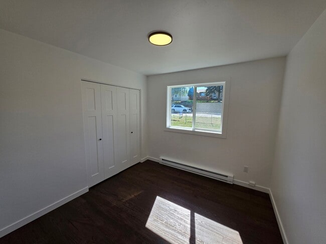 Building Photo - Perfectly remodeled 3BDR/1BA Single-level ...
