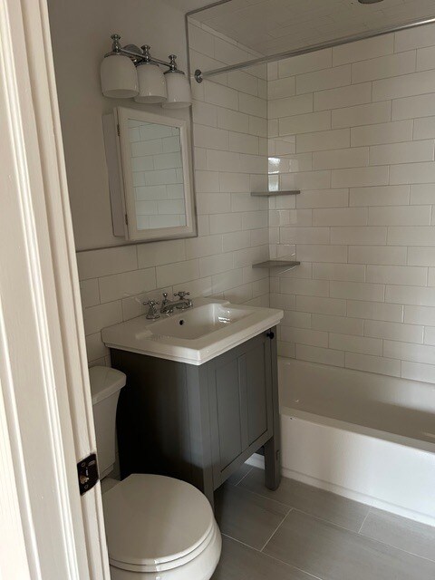 Bath 2 - 42 Pilgrim Pathway