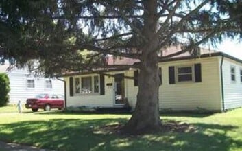 Building Photo - Check out this 3bdr ranch located in Belmont