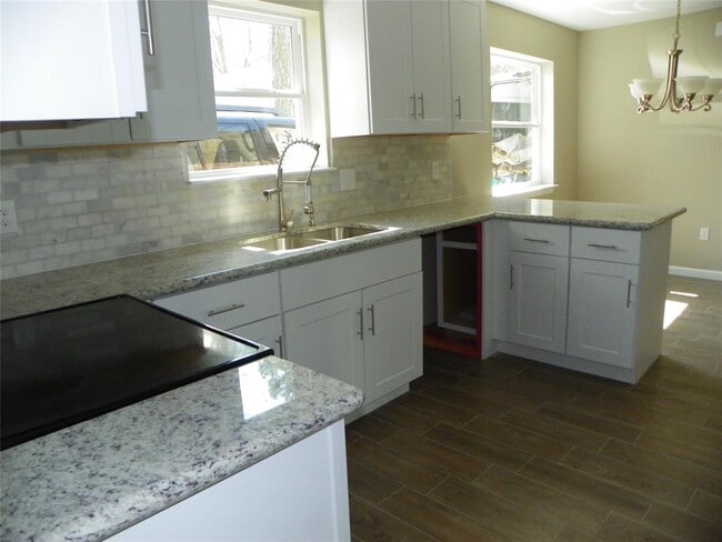 Building Photo - 18027 Bambriar Dr