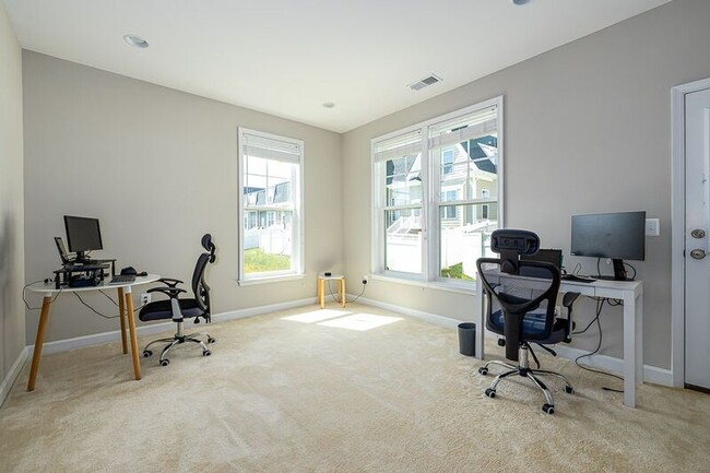 Building Photo - 3208 Marion Square