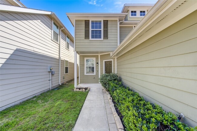 Building Photo - 6518 Wilshire Ridge