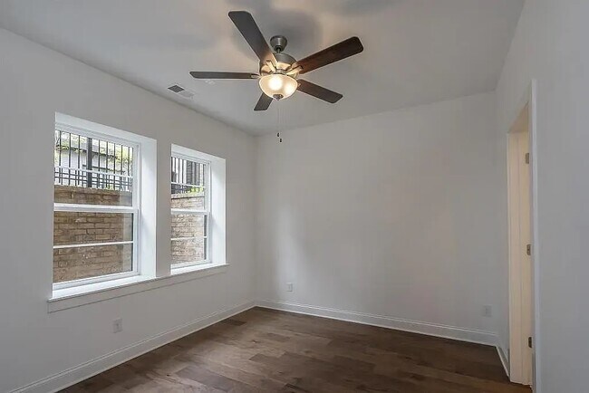 Building Photo - 625 Broadview Terrace NE