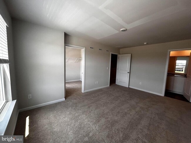 Building Photo - 118 Willett Holw St
