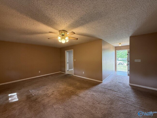 Building Photo - 1908 Catchings Dr NW