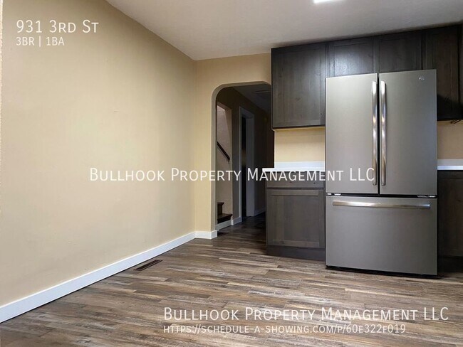 Building Photo - Beautifully updated 3 bedroom house with w...