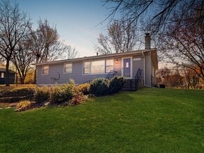 Building Photo - 9133 Oakwood Rd