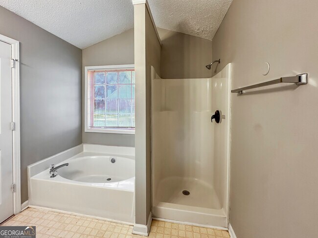 Building Photo - 11084 Knotty Pine Pl