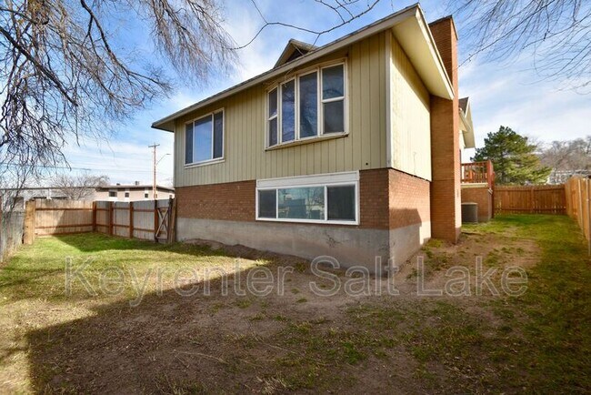 Building Photo - 9408 Turnpike Ln