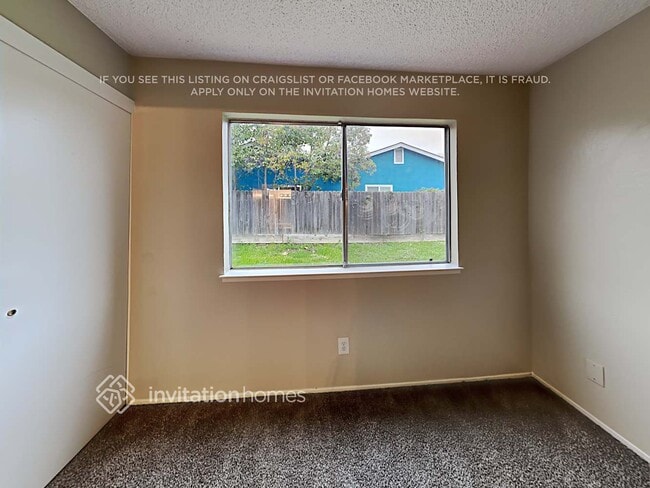 Building Photo - 5821 Longs Peak Pl