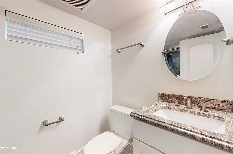 Building Photo - 187 Forest St