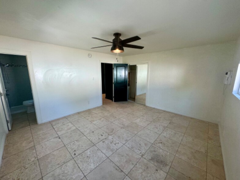 Building Photo - 307 N Mission Rd