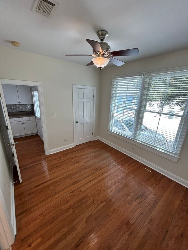 Building Photo - 3 Bedroom/2 Bath in Downtown Savannah, GA