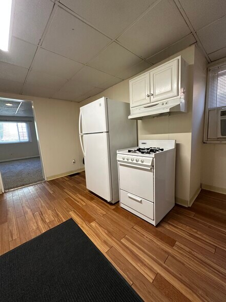 Building Photo - 134 Sherman St