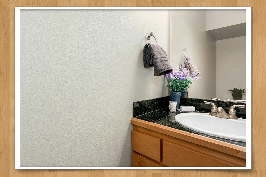 Building Photo - 4816 40th Ave SW #B