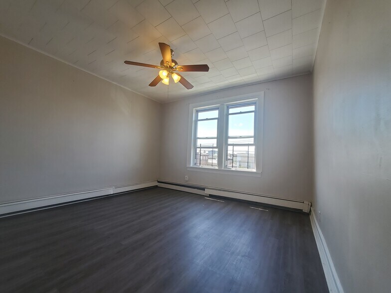 69 W 53rd St 5 - 67 W 53rd St