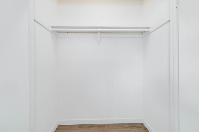 Building Photo - 1138 N Valley St