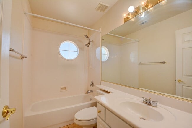 Building Photo - Southern Highlands Pool and Spa-Guard Gated