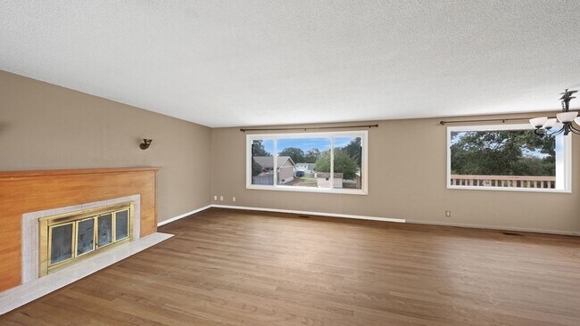 Building Photo - 1753 SE 6th Ave