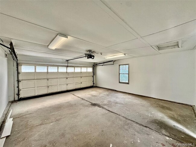 Building Photo - 73 Watkins Ave