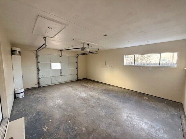 Building Photo - Great 3 bedroom 2 bath Home with Attached Garage in North Fort Collins, CO -  Newly Updated with ...