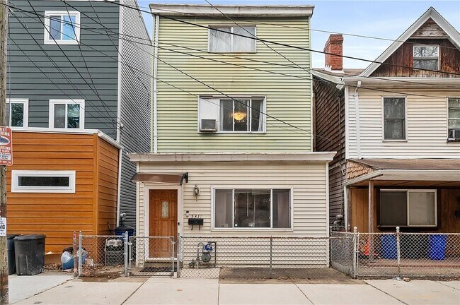 Primary Photo - 5311 Wickliff St