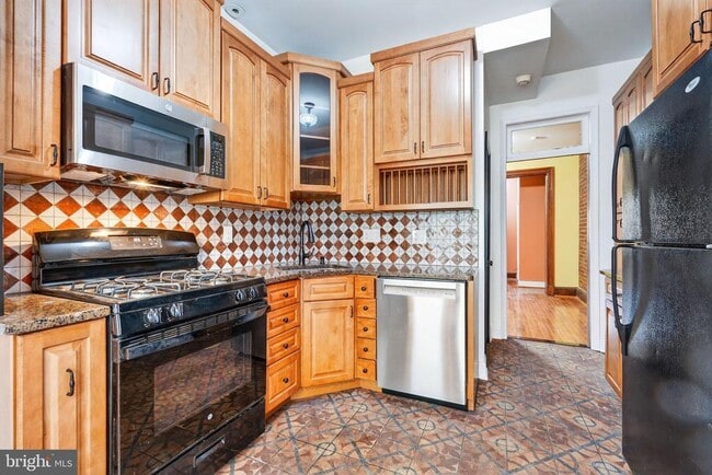 Building Photo - 1169 6th St NE